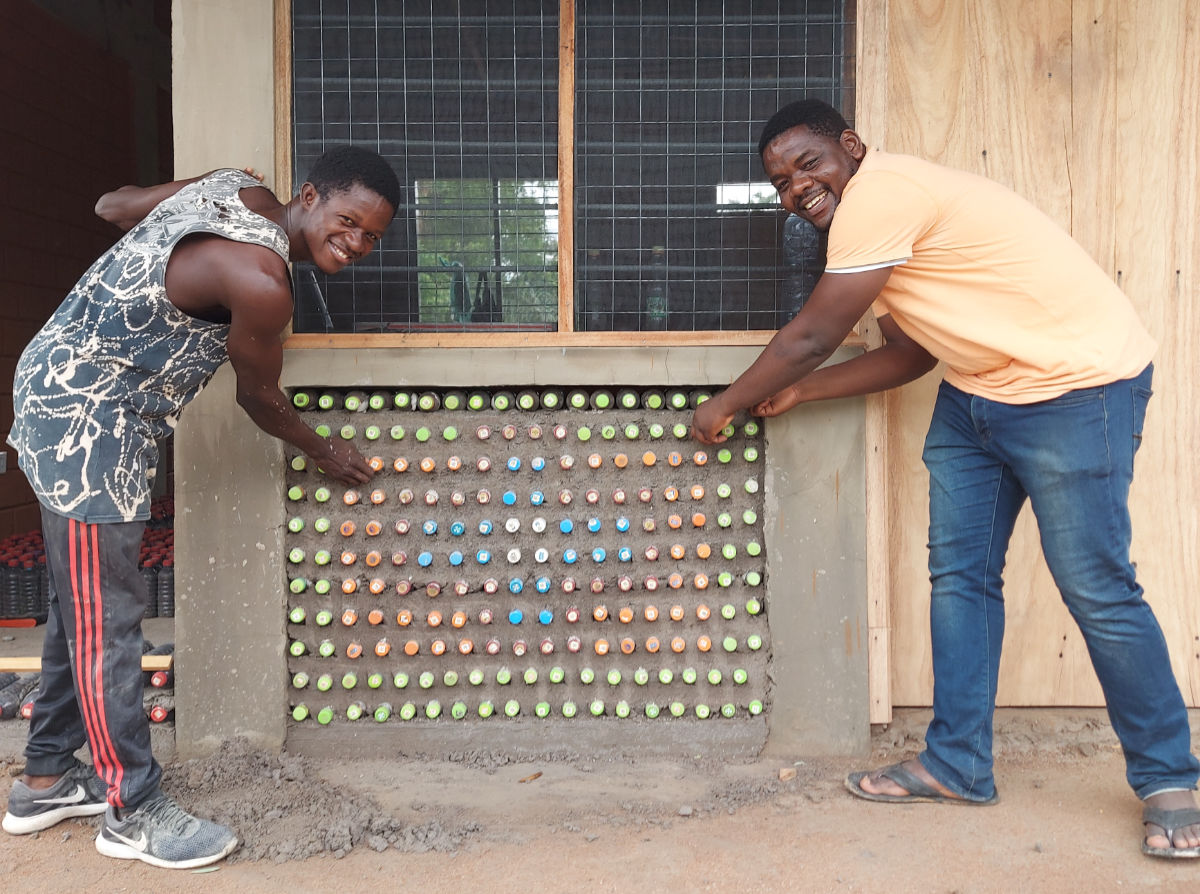 Experimenting with building with plastic PET bottles